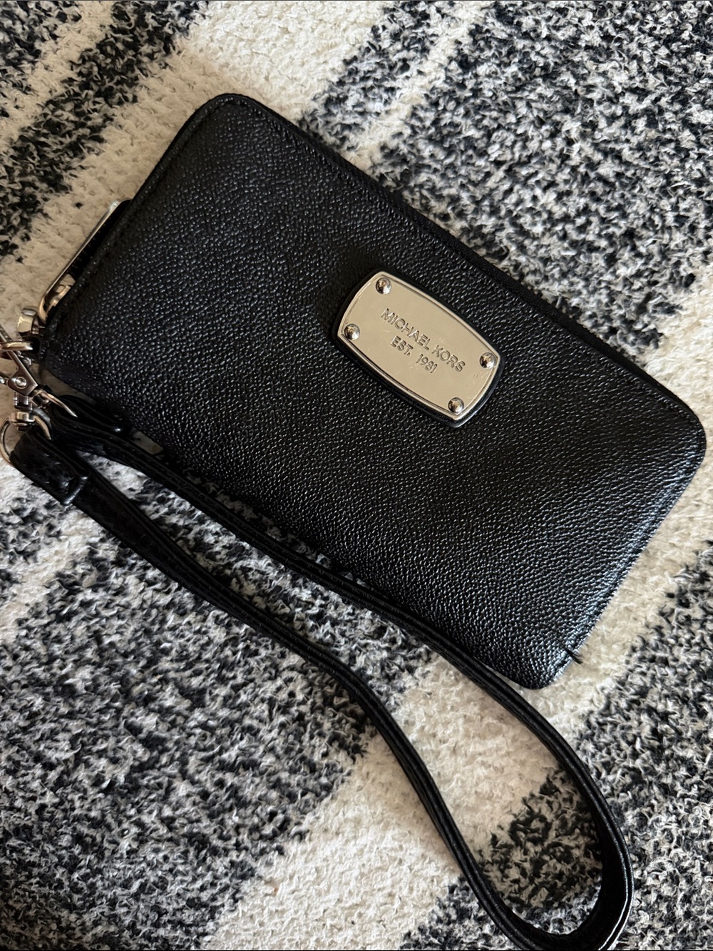 MICHAEL KORS Black Zip Wristlet Wallet - Picture 2 of 7